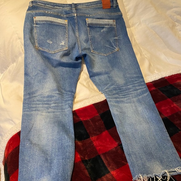 Zara Basics Z1975 Distressed Jeans- size 8 - Picture 4 of 10